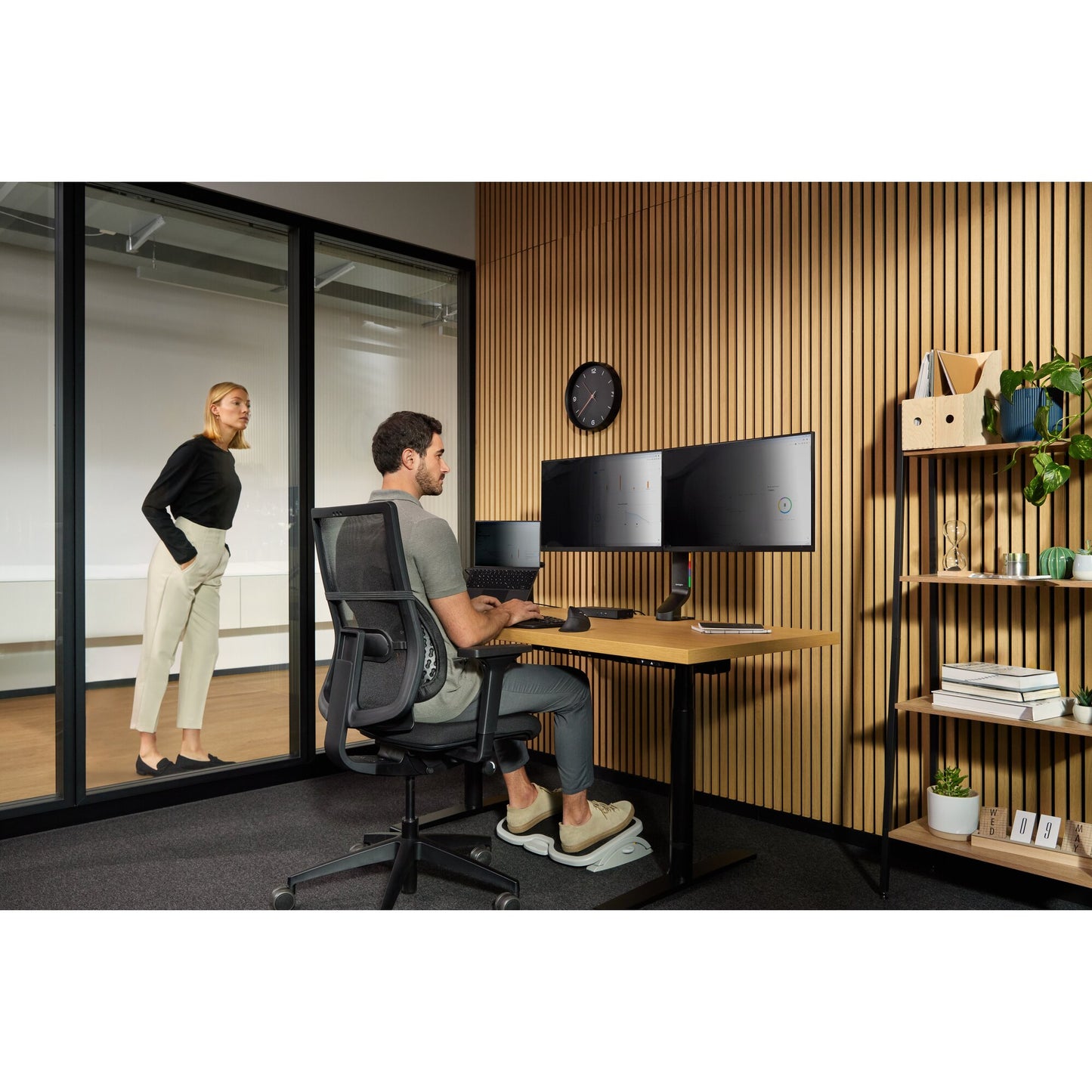 Clavier sans fil kensington kb675 eq - ergonomie et polyvalence