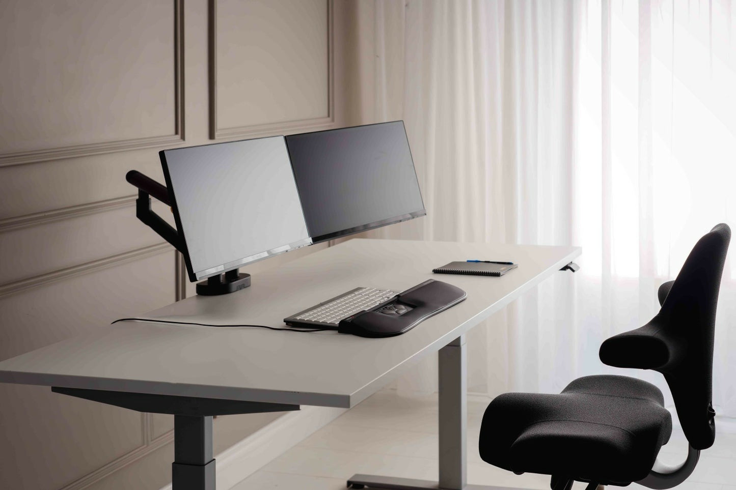 Bras double écran flexible - ergonomie et efficacité