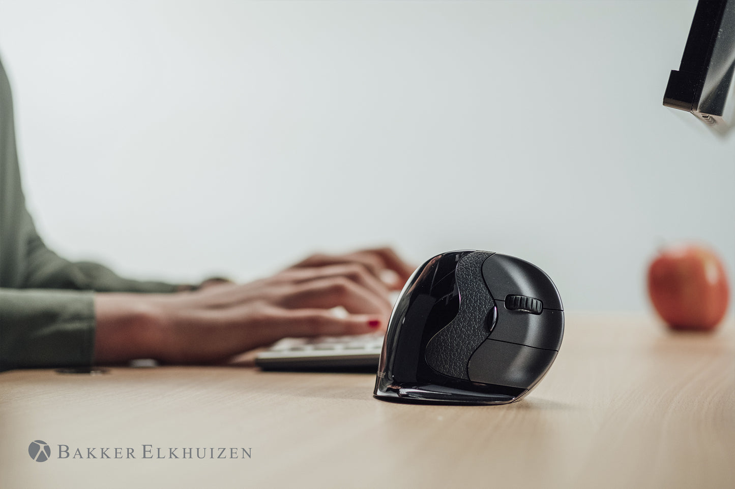 Souris Ergonomique Evoluent D - Sans Fil, Confort Optimal