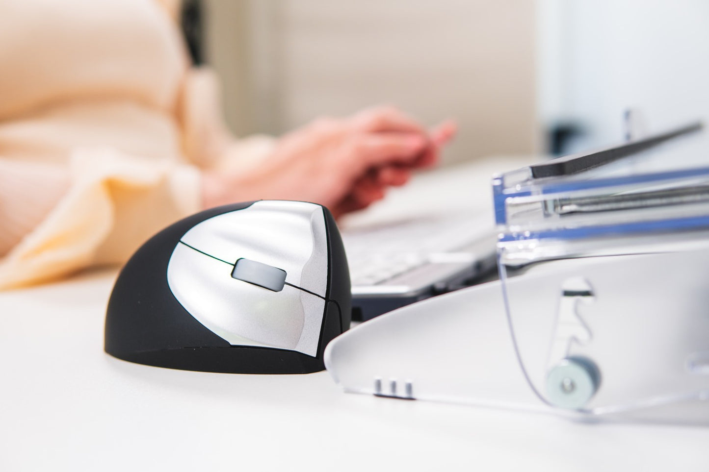 Souris verticale sans fil - Ergonomie pour gauchers