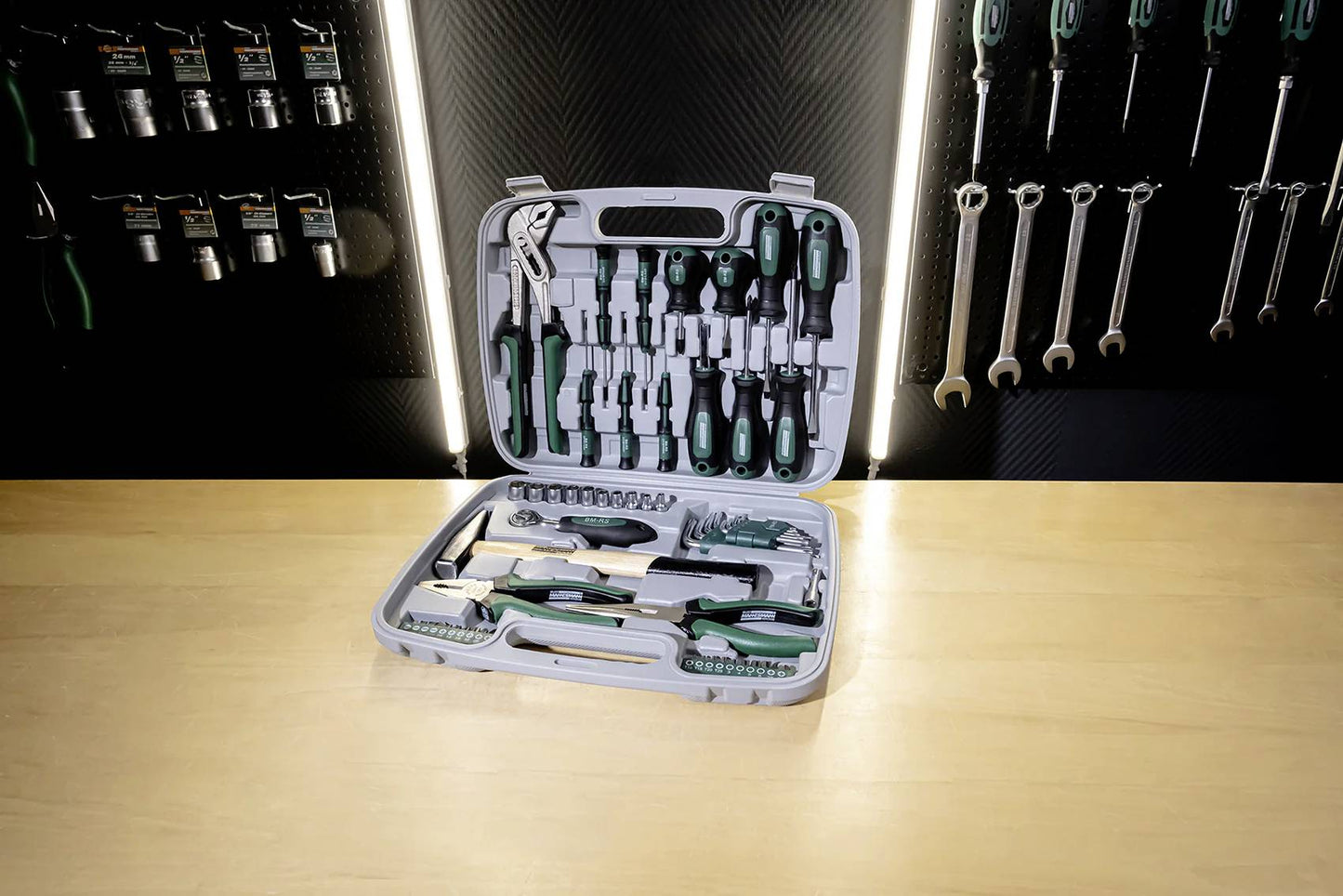 Malette  outils -57 piéces- l 'indispensable