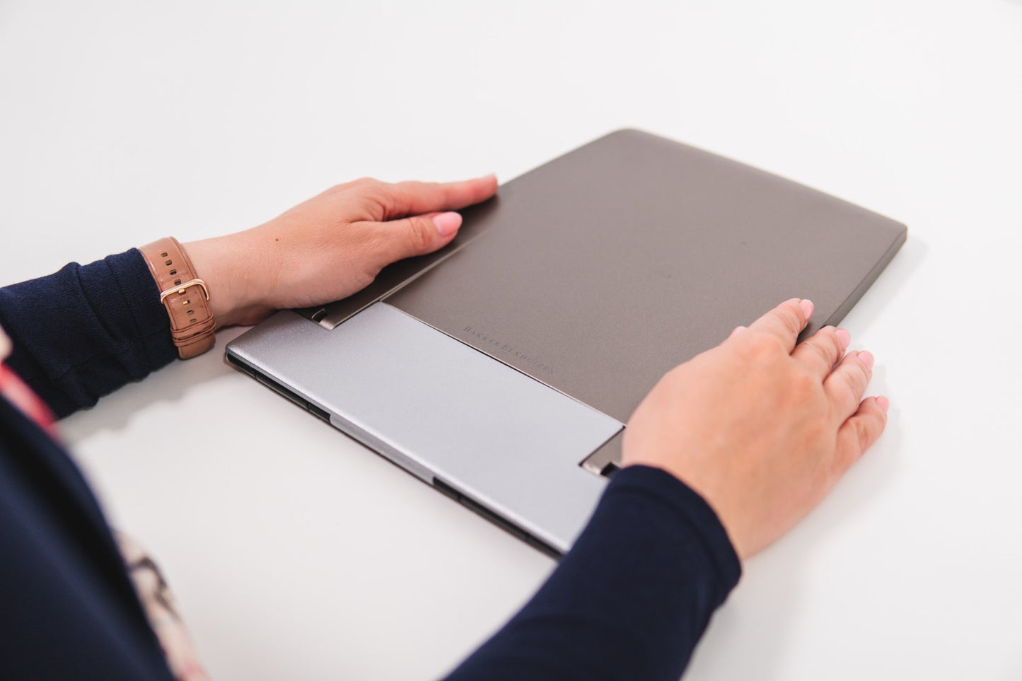 Rehausseur pliable pc avec porte-documents - ergonomie optimale